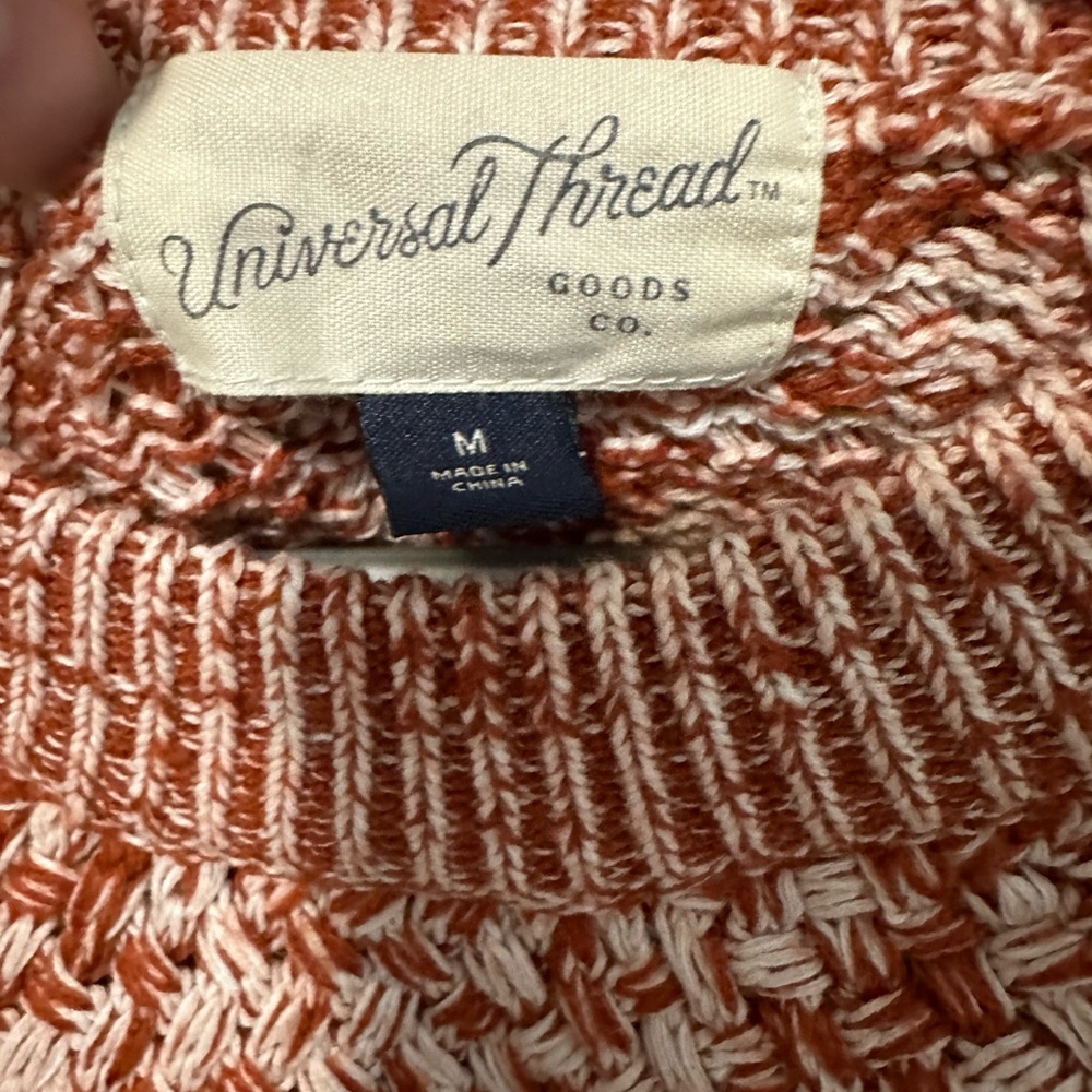 Universal Threads Sweater - Picture 4 of 5